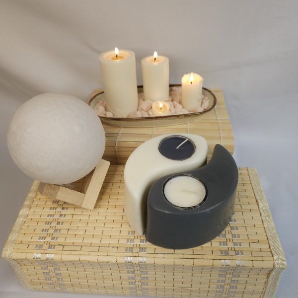 Velas decorativas yin y el yang "Dualidades Encendidas" blanco - negro/gris