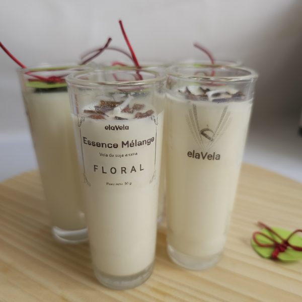 Velas aromáticas artesanal Essence Mélange – mezcla floral-afrutada en equilibrio perfecto
