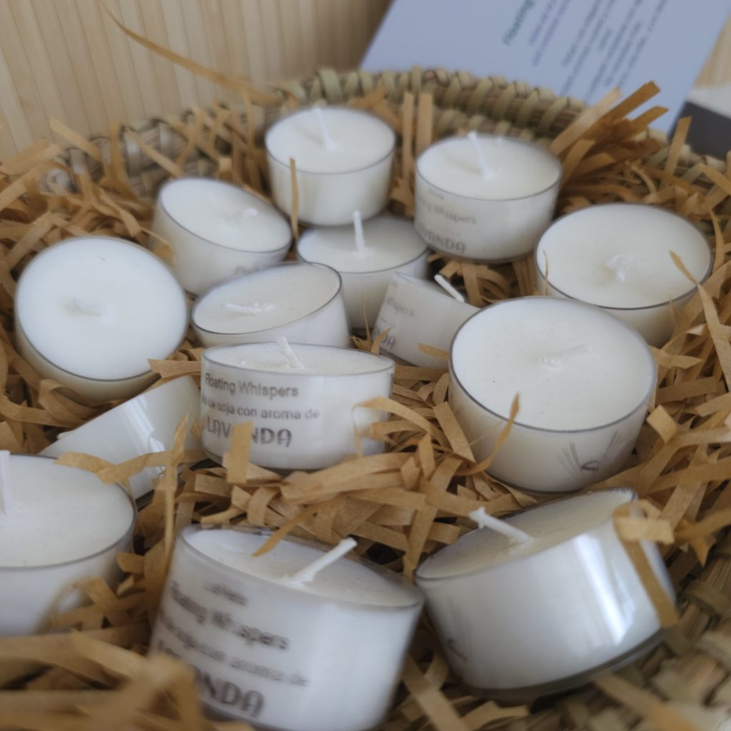 Velas flotantes minimalistas parte del colección Floating Whispers