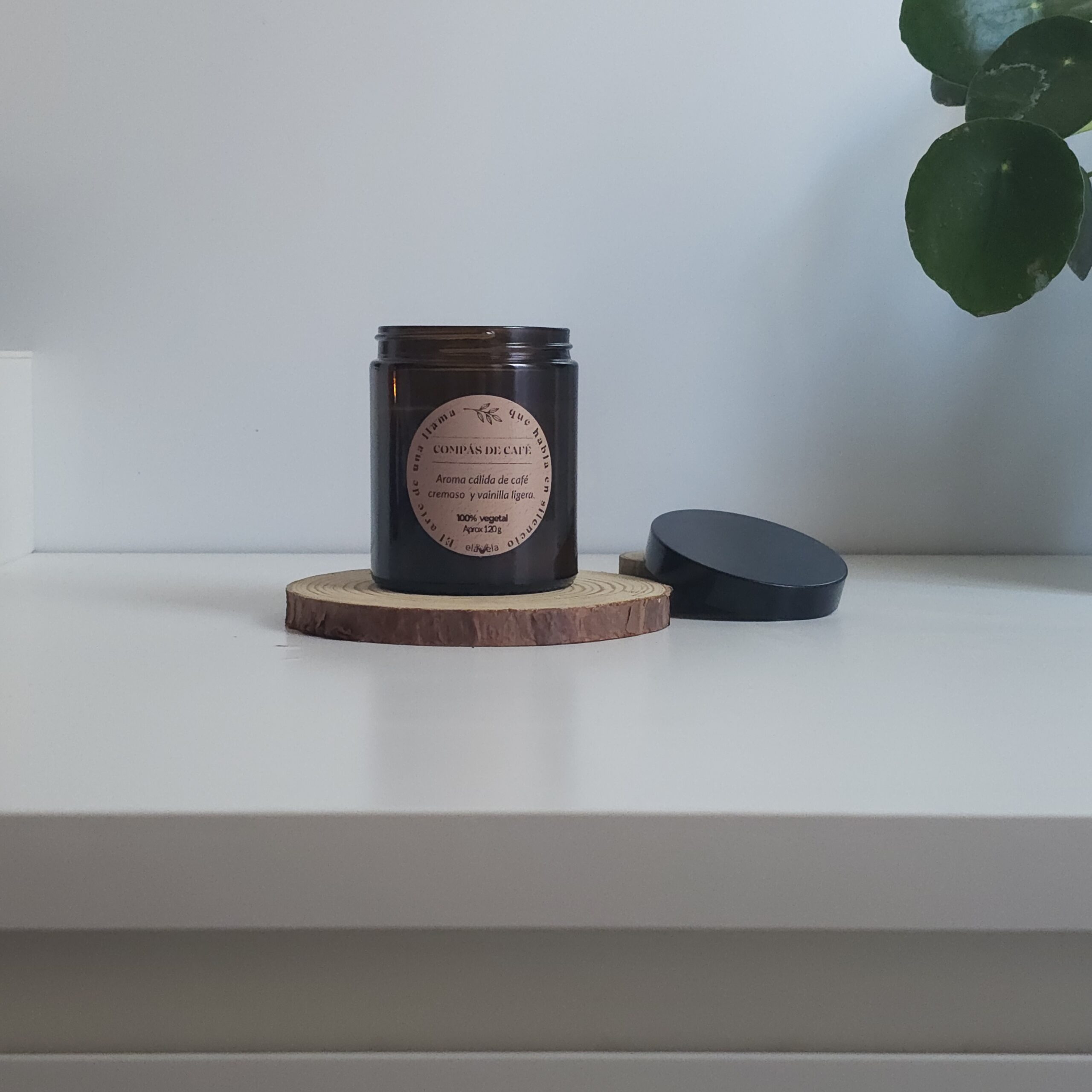 Vela aromática Compas de café, hecha a mano en Madrid.